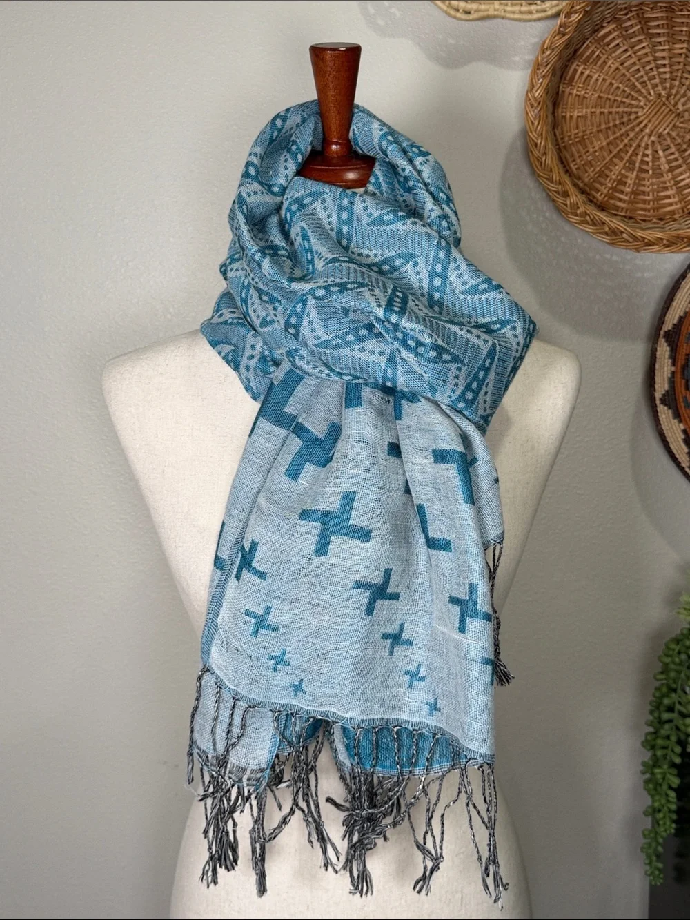 Gorgeous Pashmina Silk Blue Textured Scarf Soft Large